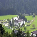 Schloss Berg Kloesterle *