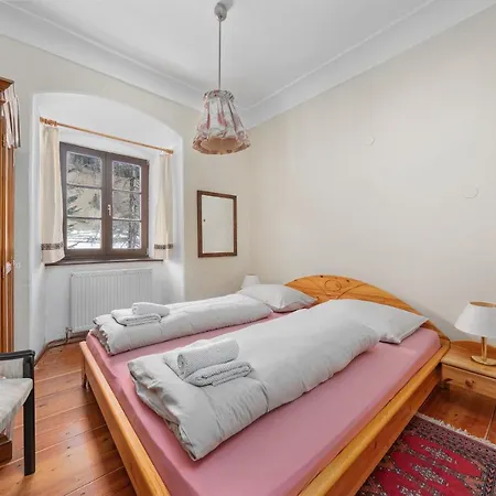 Schloss Berg Kloesterle *