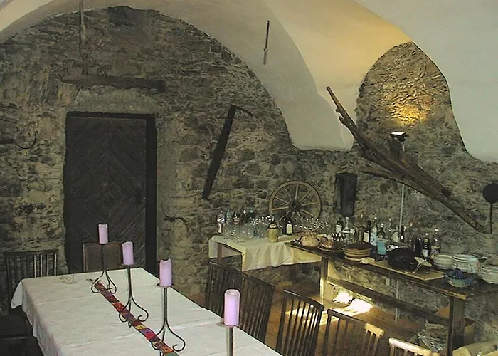 Schloss Berg Kloesterle Willa Zedlitzdorf