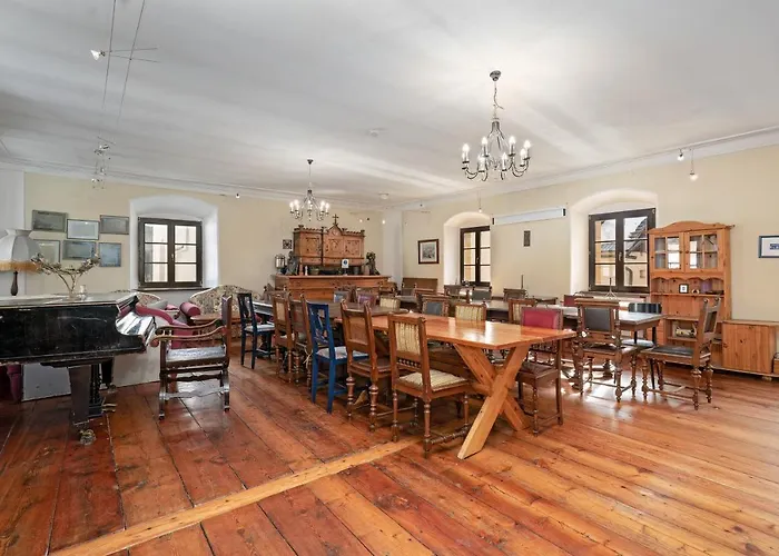 Willa Schloss Berg Kloesterle Zedlitzdorf