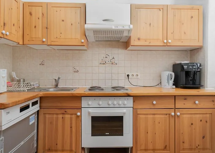 Schloss Berg Kloesterle Willa Zedlitzdorf