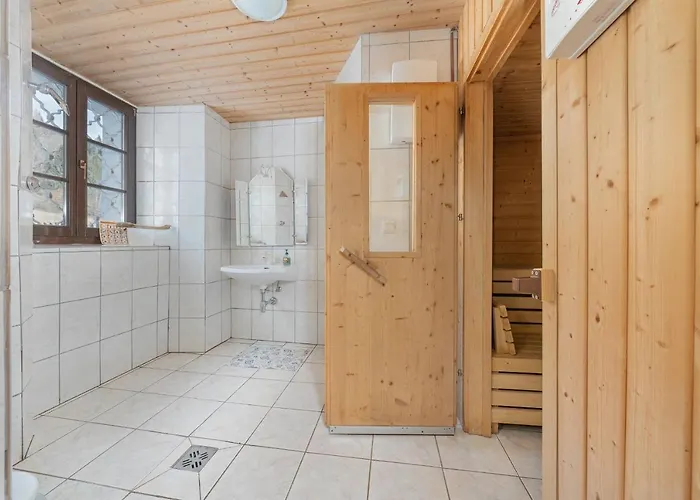 Schloss Berg Kloesterle Willa Zedlitzdorf