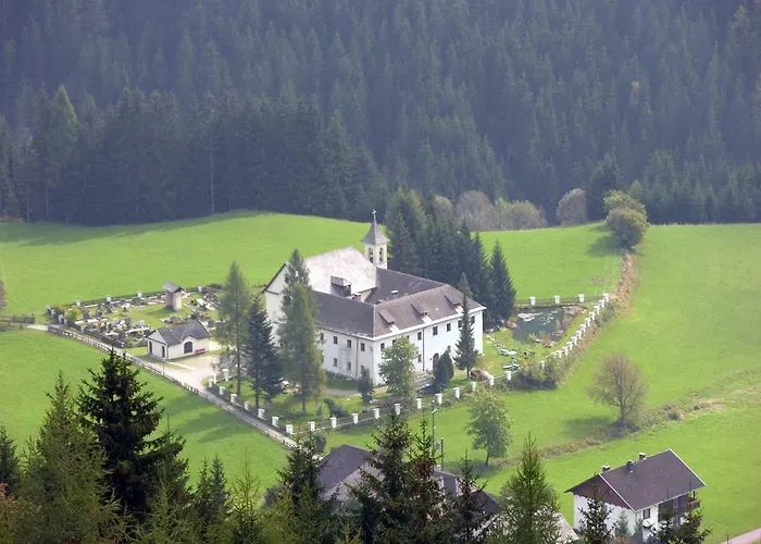 Schloss Berg Kloesterle *